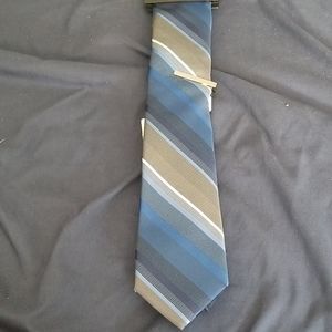 Blue and gray tie
